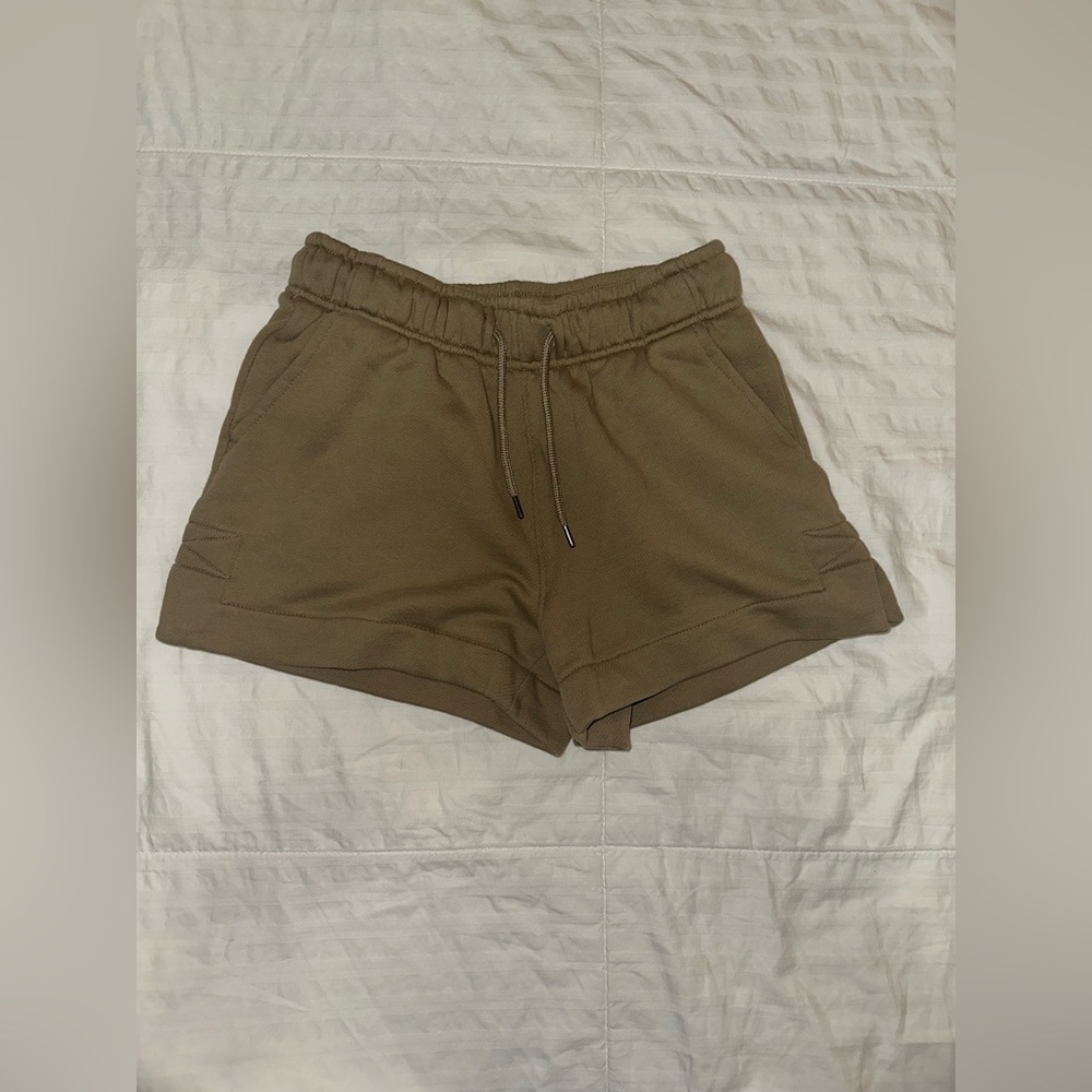 UNIVERSAL THREAD Khaki Women's Athletic Shorts